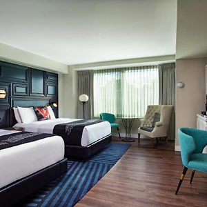 Fabulous Queen Room Two Queen Beds Adapted Tub Mobility Accessible